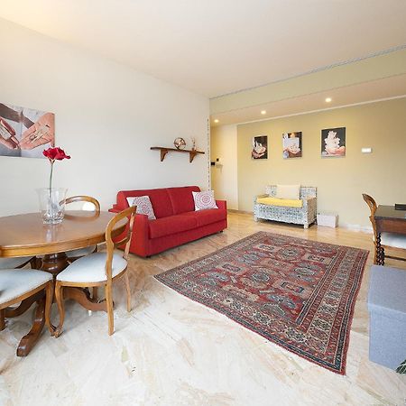 Crystal Domus Apartment มอนซา ภายนอก รูปภาพ